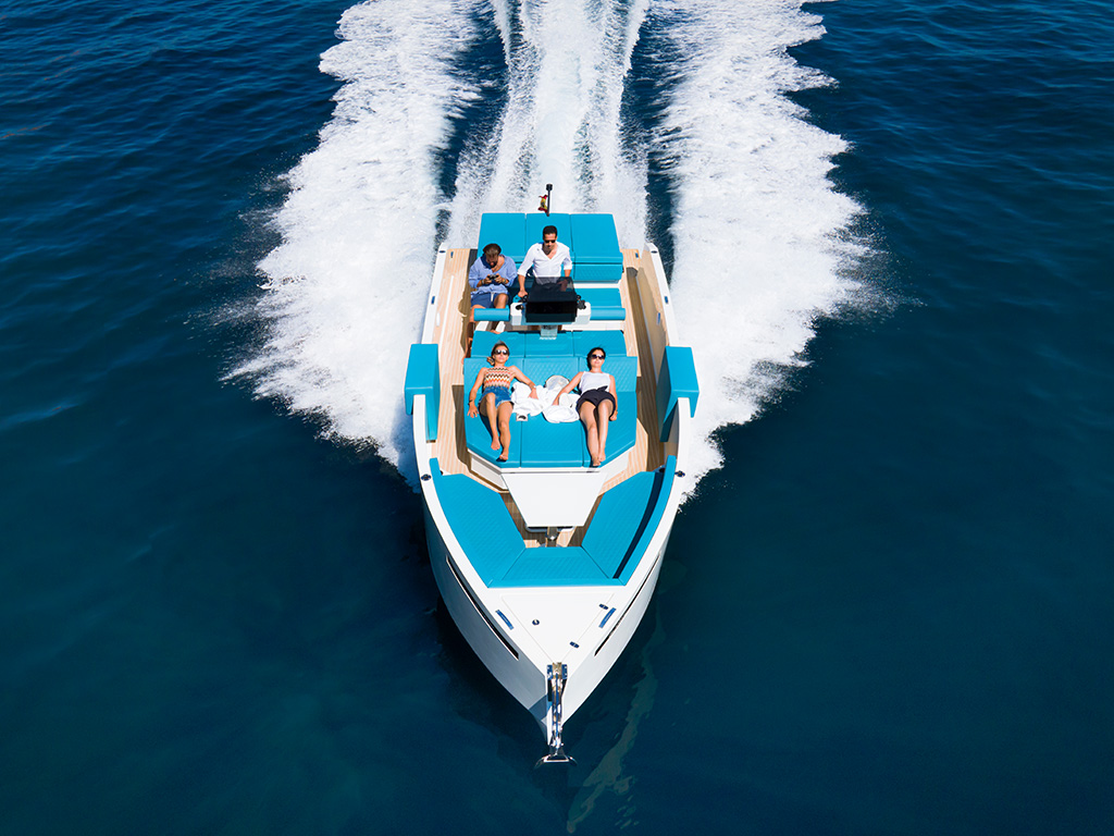 De Antonio Yachts D28 Deck - Moonraker Yachts